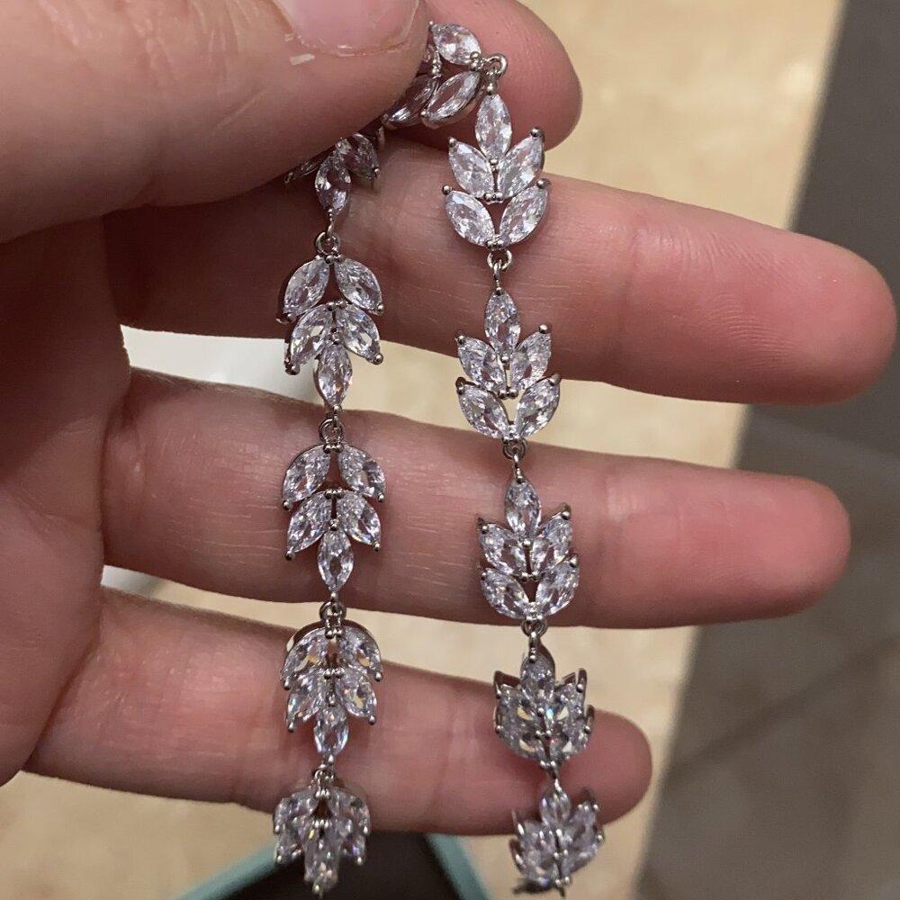 Neiman Marcus Crystal Leaf Vine Bracelet - Picture 4 of 4